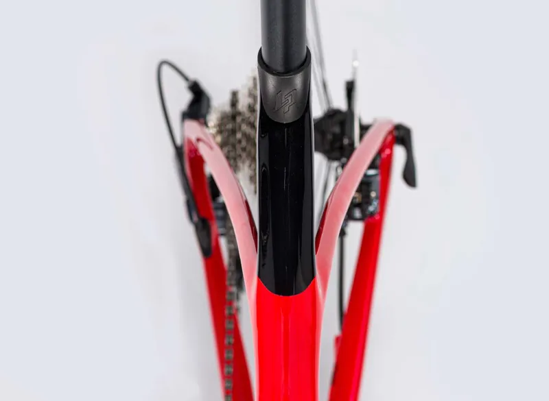 2021 Lapierre Xelius SL 6.0 Disc Carbon Road Bike in Red-8